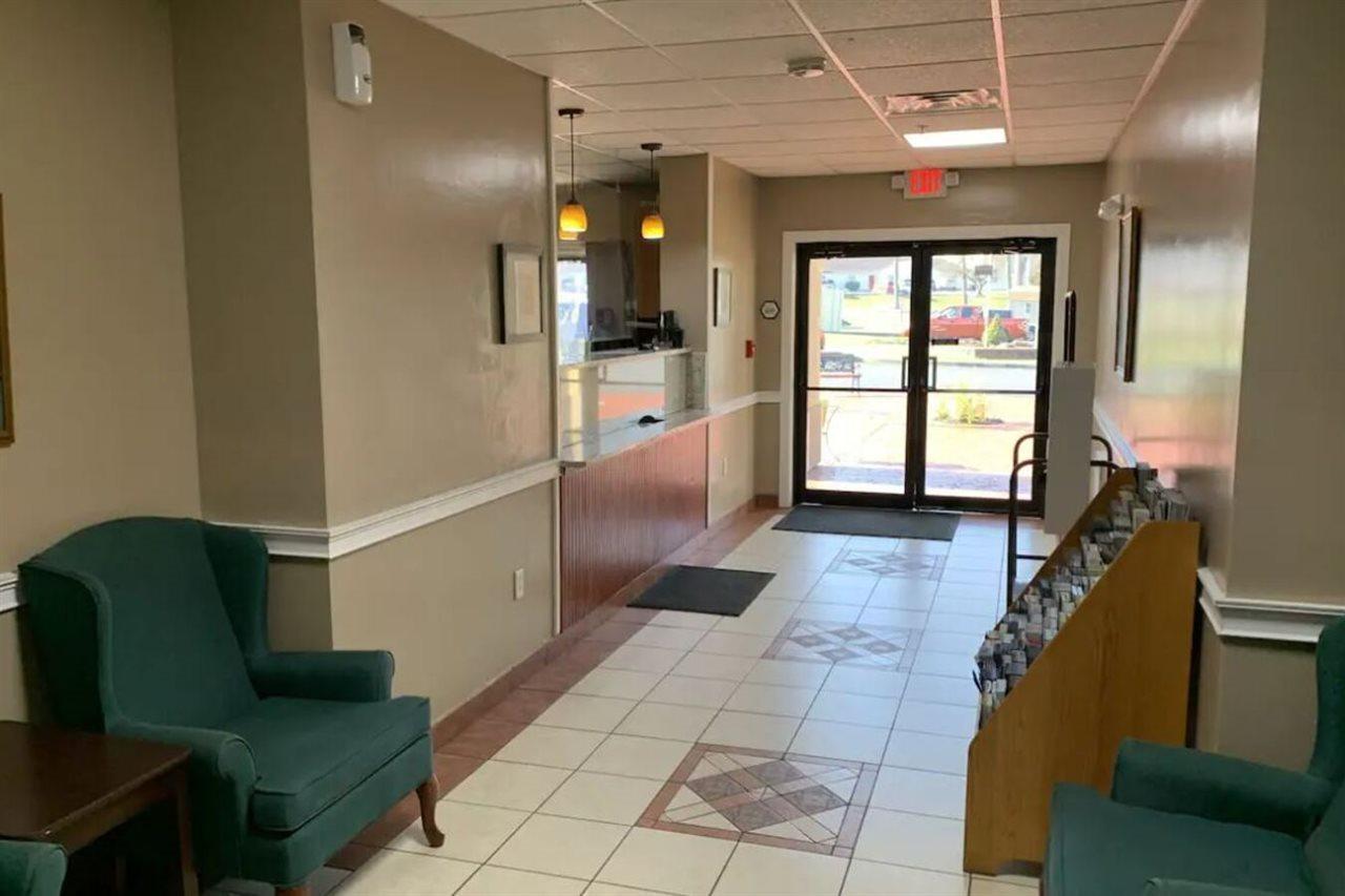 Econo Lodge Inn & Suites Denver Eksteriør billede