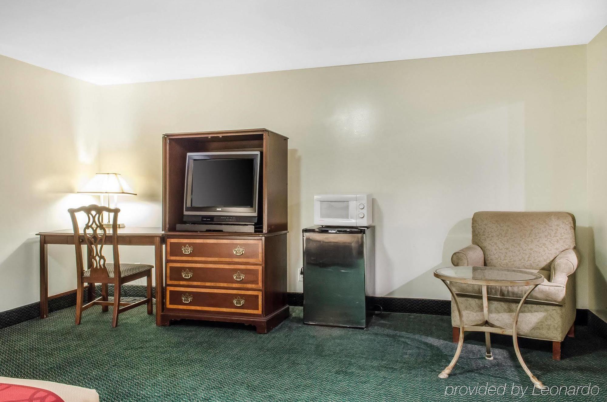 Econo Lodge Inn & Suites Denver Eksteriør billede