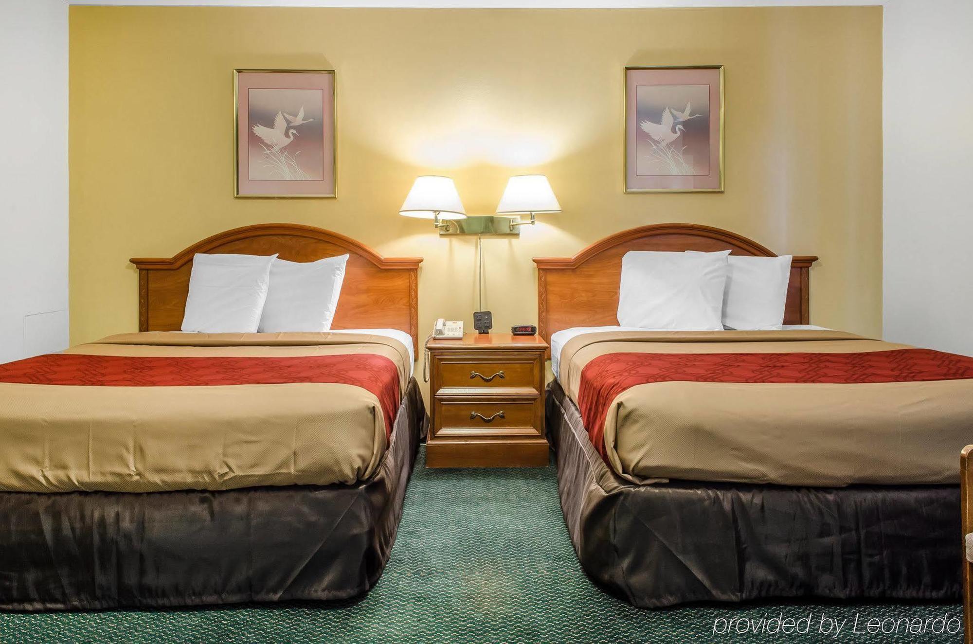 Econo Lodge Inn & Suites Denver Eksteriør billede