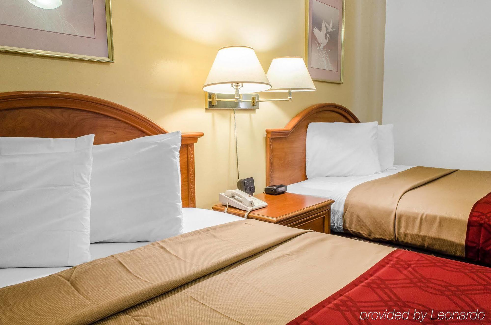 Econo Lodge Inn & Suites Denver Eksteriør billede