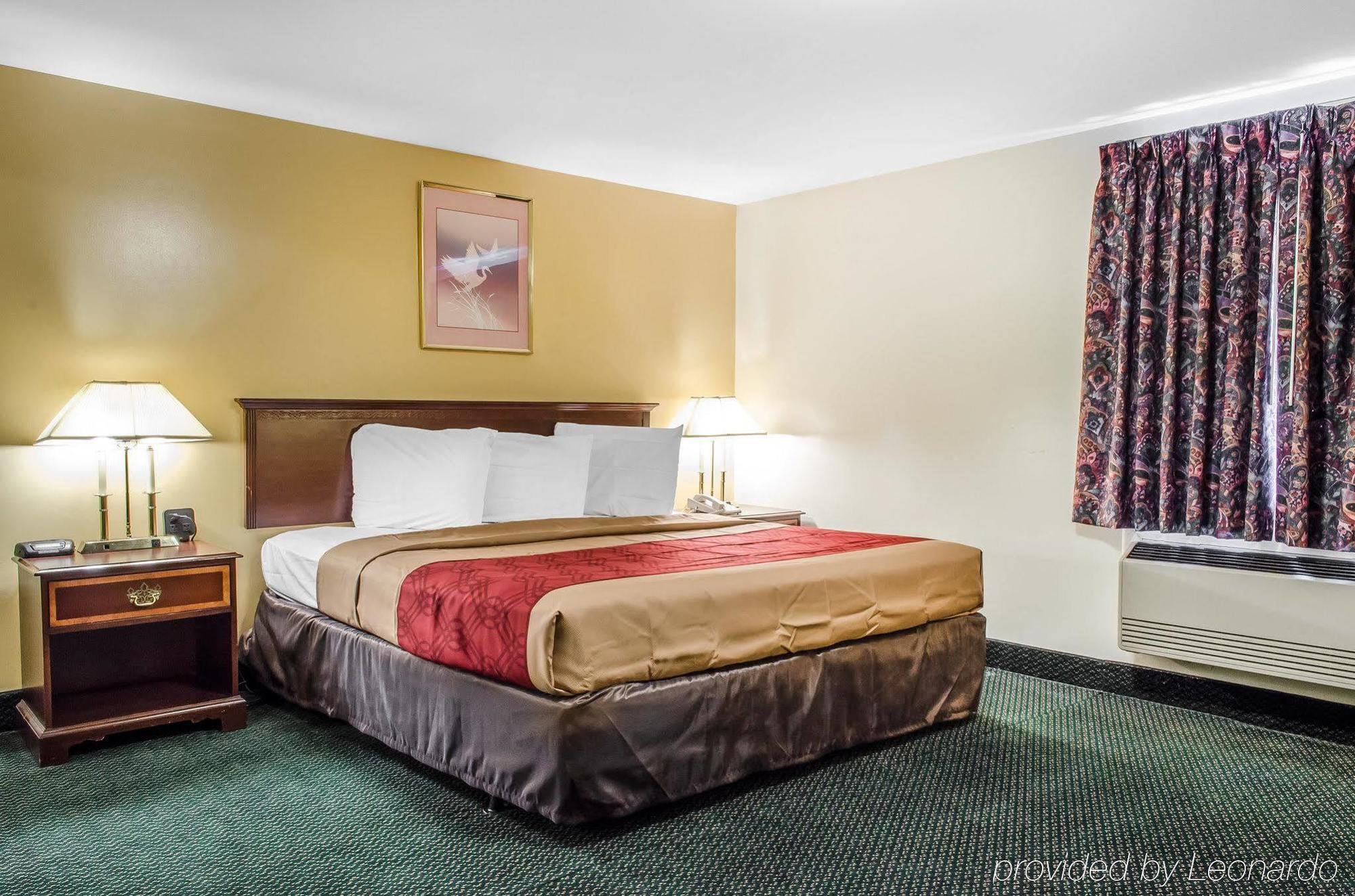 Econo Lodge Inn & Suites Denver Eksteriør billede