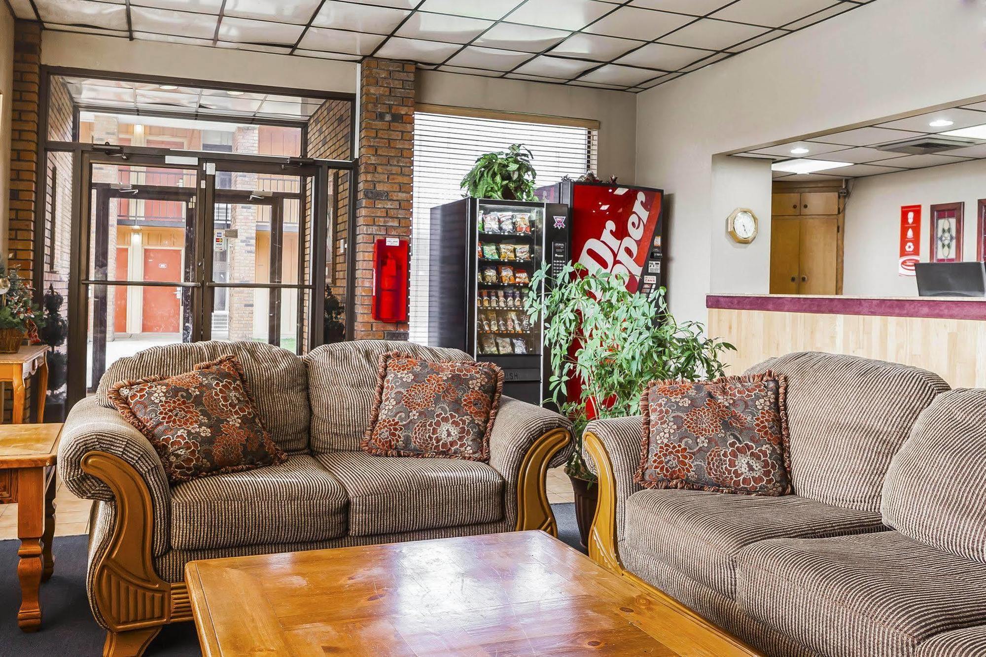 Econo Lodge Inn & Suites Denver Eksteriør billede