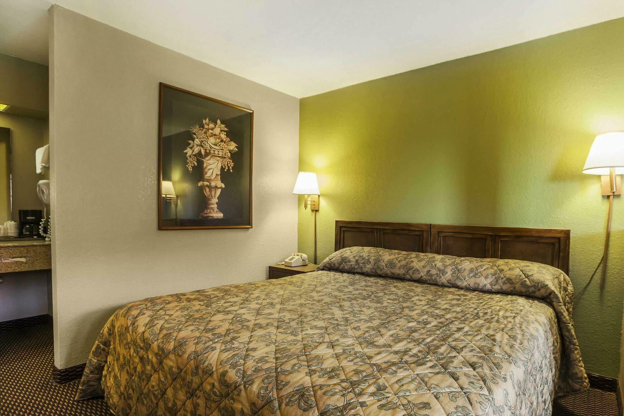 Econo Lodge Inn & Suites Denver Eksteriør billede