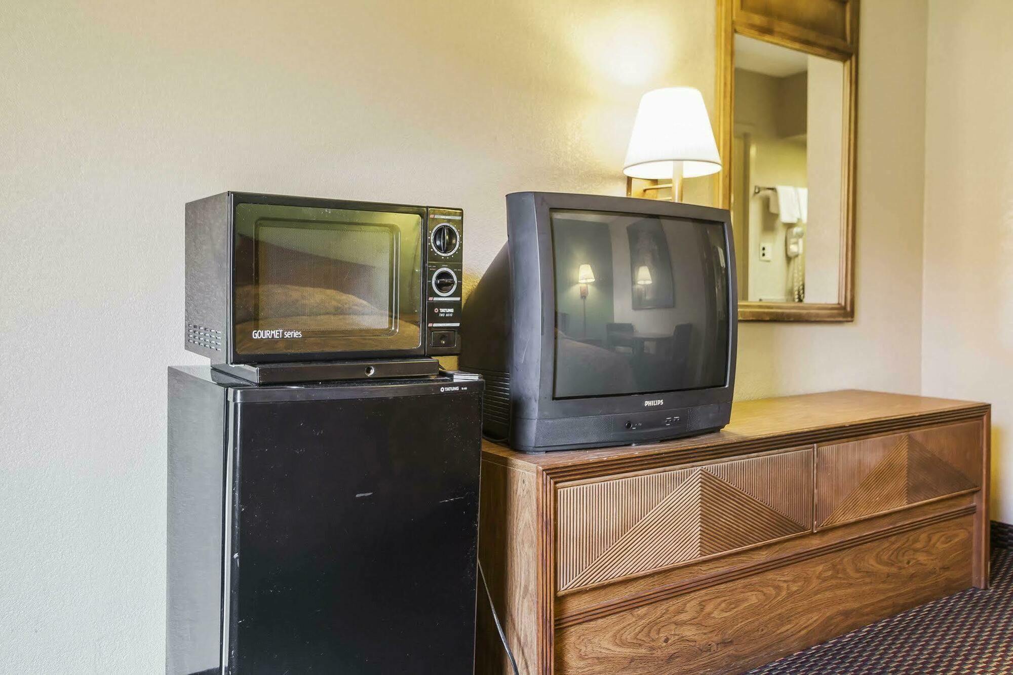 Econo Lodge Inn & Suites Denver Eksteriør billede