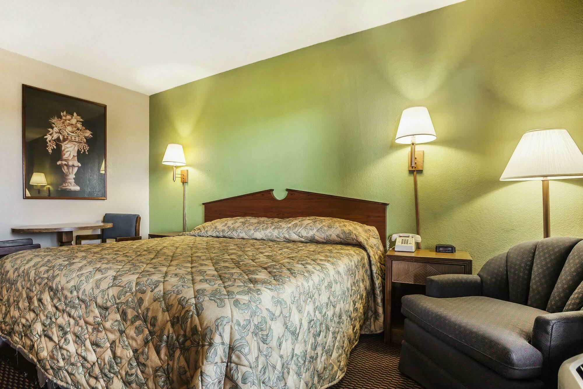 Econo Lodge Inn & Suites Denver Eksteriør billede