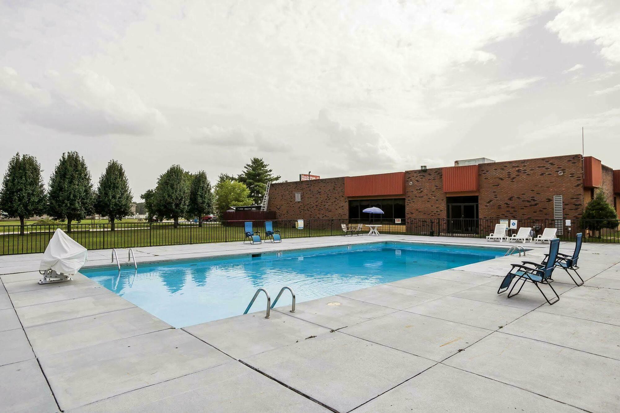 Econo Lodge Inn & Suites Denver Eksteriør billede