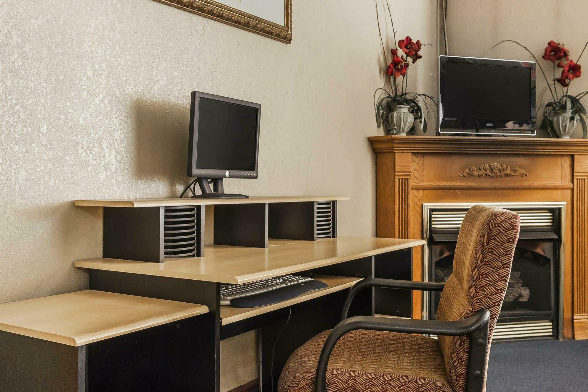 Econo Lodge Inn & Suites Denver Eksteriør billede